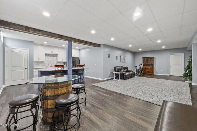 6137 Old Stone Trail, Curtice, OH 43412