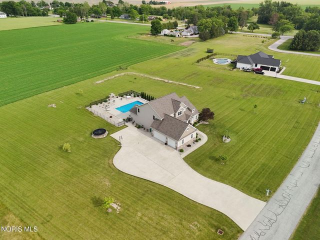 6137 Old Stone Trail, Curtice, OH 43412