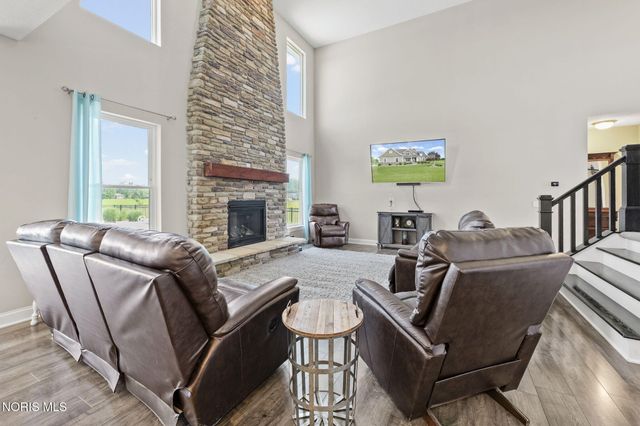6137 Old Stone Trail, Curtice, OH 43412