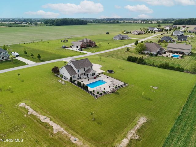 6137 Old Stone Trail, Curtice, OH 43412