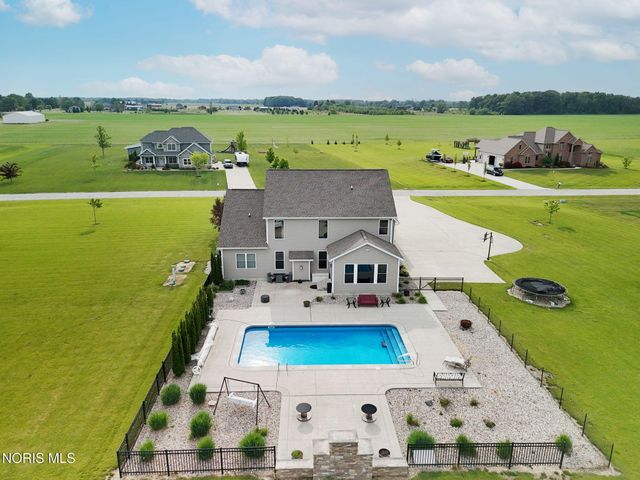 6137 Old Stone Trail, Curtice, OH 43412