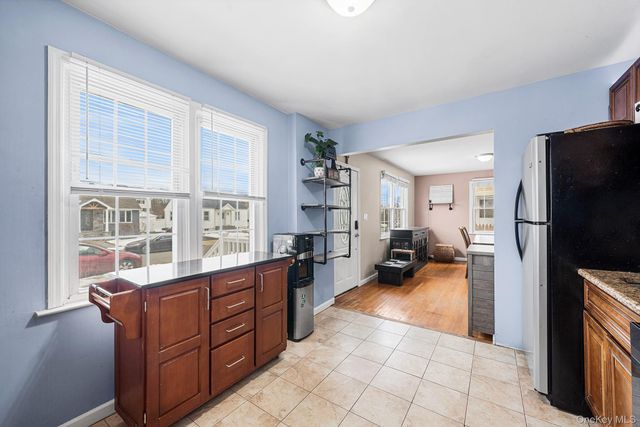 7 Cambridge Avenue, Bethpage, NY 11714