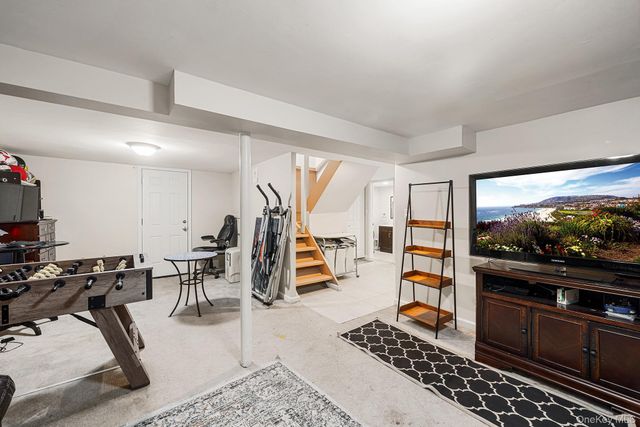 7 Cambridge Avenue, Bethpage, NY 11714