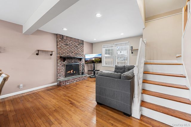 7 Cambridge Avenue, Bethpage, NY 11714