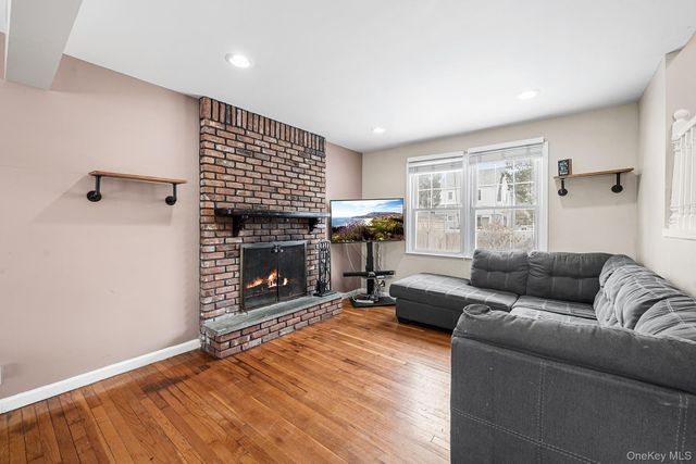 7 Cambridge Avenue, Bethpage, NY 11714