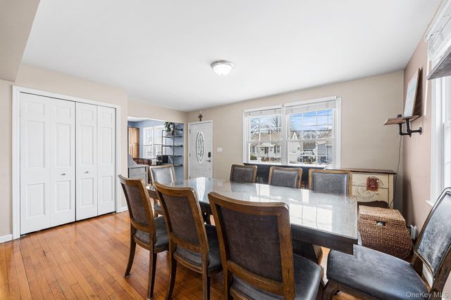 7 Cambridge Avenue, Bethpage, NY 11714