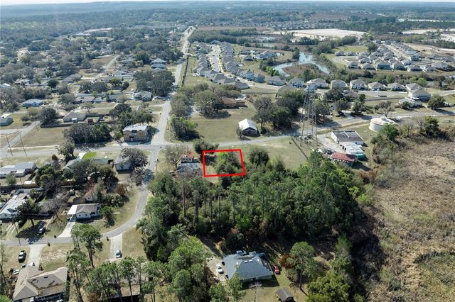 W CENTRAL AVENUE, Howey In The Hills, FL 34737