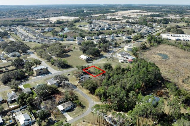 W CENTRAL AVENUE, Howey In The Hills, FL 34737