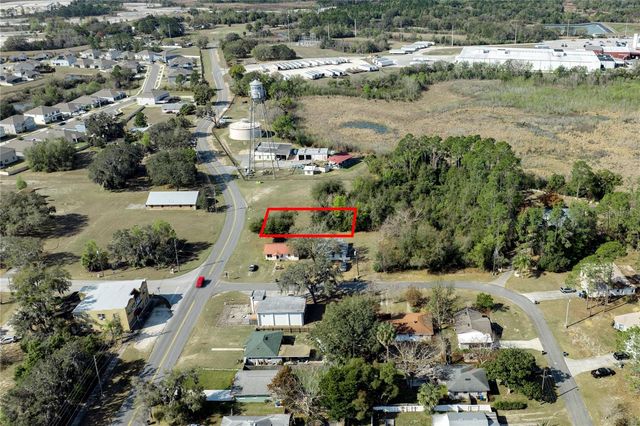 W CENTRAL AVENUE, Howey In The Hills, FL 34737