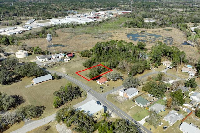 W CENTRAL AVENUE, Howey In The Hills, FL 34737