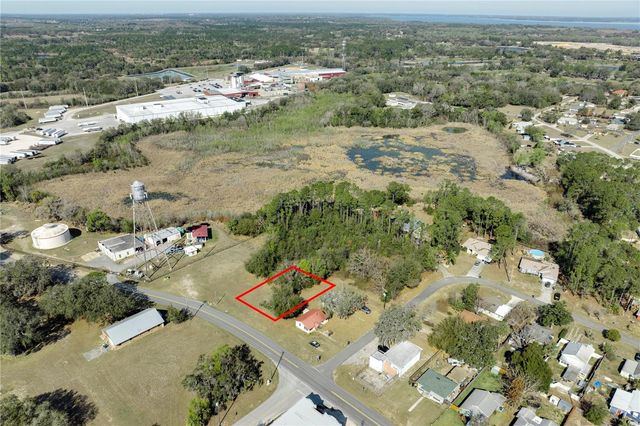 W CENTRAL AVENUE, Howey In The Hills, FL 34737