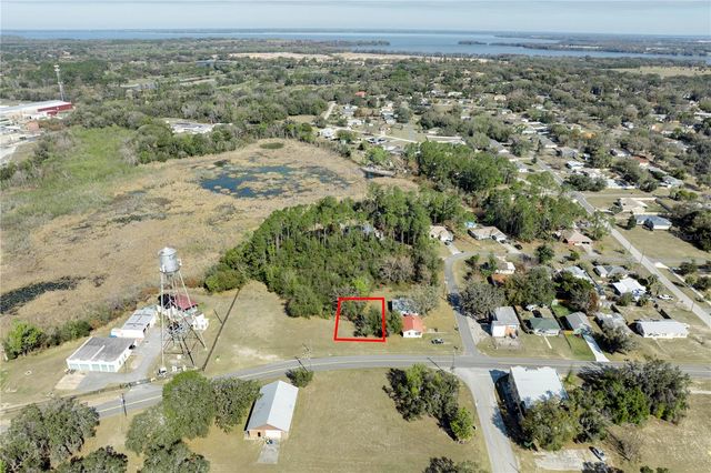 W CENTRAL AVENUE, Howey In The Hills, FL 34737