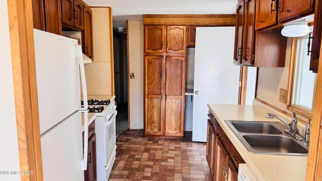 907 Garnet Court, Carson City, NV 89705