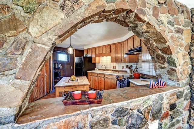 25 Placitas West Road, Placitas, NM 87043