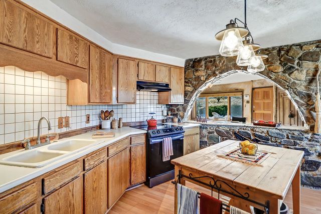 25 Placitas West Road, Placitas, NM 87043