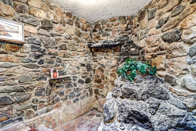 25 Placitas West Road, Placitas, NM 87043