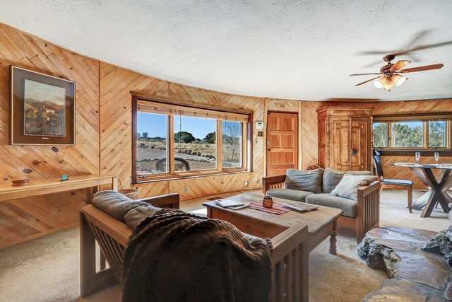 25 Placitas West Road, Placitas, NM 87043