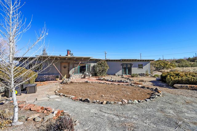 25 Placitas West Road, Placitas, NM 87043