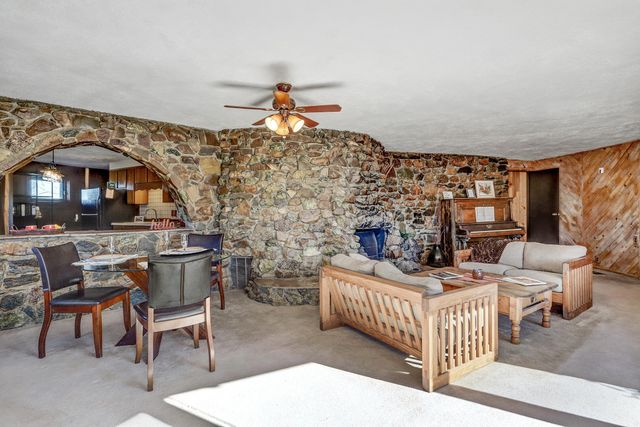 25 Placitas West Road, Placitas, NM 87043