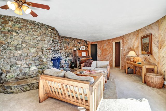 25 Placitas West Road, Placitas, NM 87043