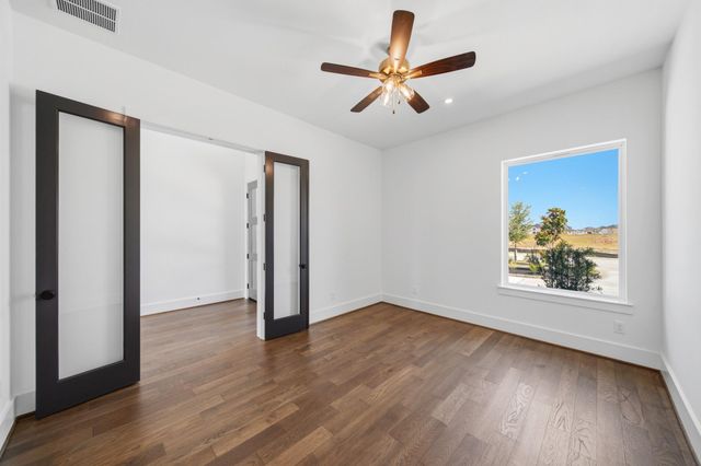 825 Stable Sands Way, League City, TX 77573