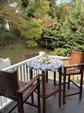 36 Barnstable Rd, Hull, MA 02045
