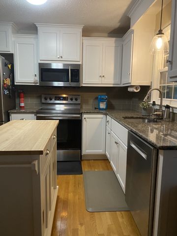 36 Barnstable Rd, Hull, MA 02045