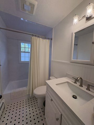 36 Barnstable Rd, Hull, MA 02045