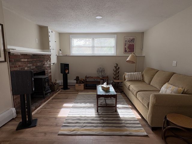 36 Barnstable Rd, Hull, MA 02045