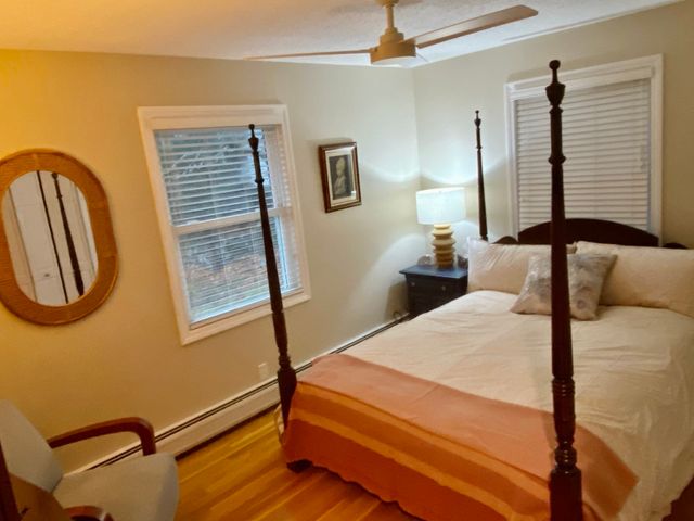 36 Barnstable Rd, Hull, MA 02045