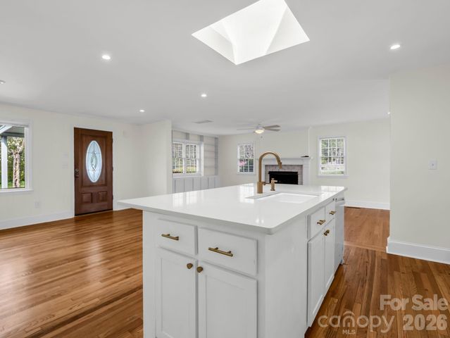 212 Vance Avenue, Black Mountain, NC 28711