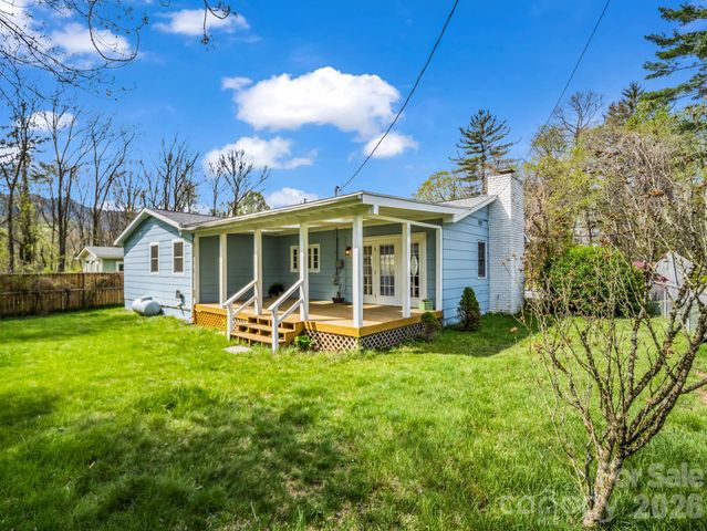 212 Vance Avenue, Black Mountain, NC 28711