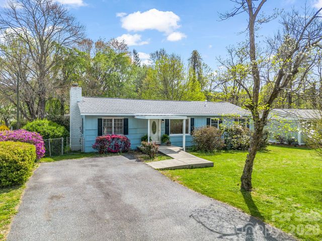 212 Vance Avenue, Black Mountain, NC 28711