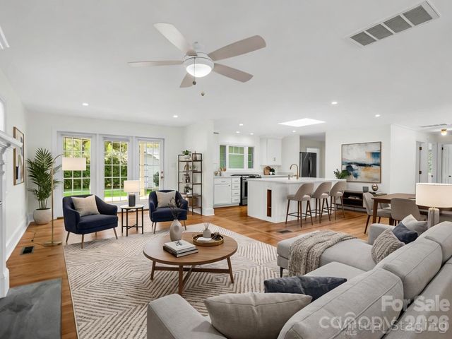 212 Vance Avenue, Black Mountain, NC 28711