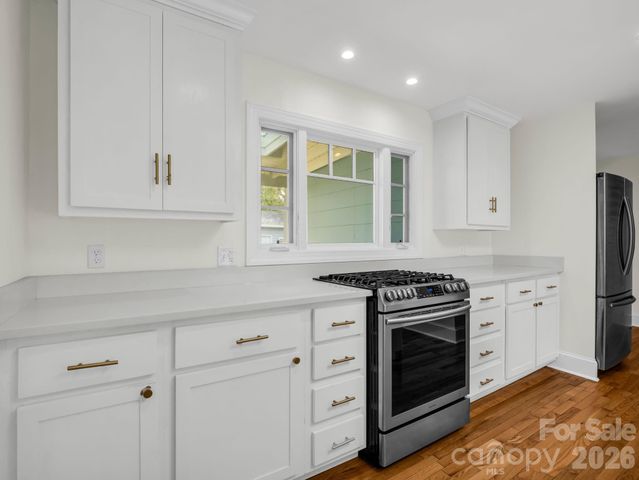 212 Vance Avenue, Black Mountain, NC 28711