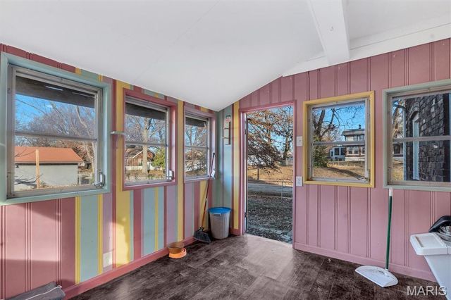 8103 Madison Avenue, St Louis, MO 63114