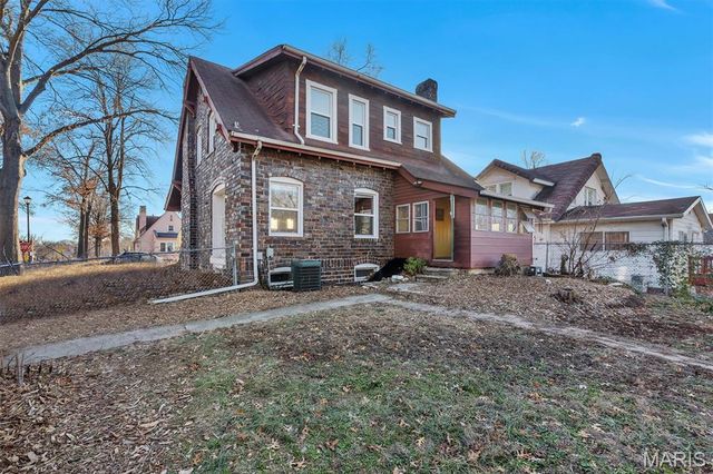 8103 Madison Avenue, St Louis, MO 63114