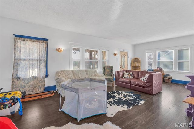 8103 Madison Avenue, St Louis, MO 63114