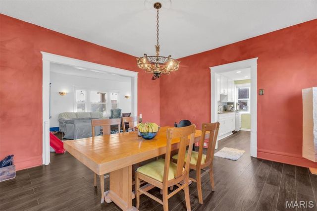 8103 Madison Avenue, St Louis, MO 63114