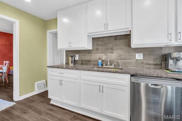 8103 Madison Avenue, St Louis, MO 63114