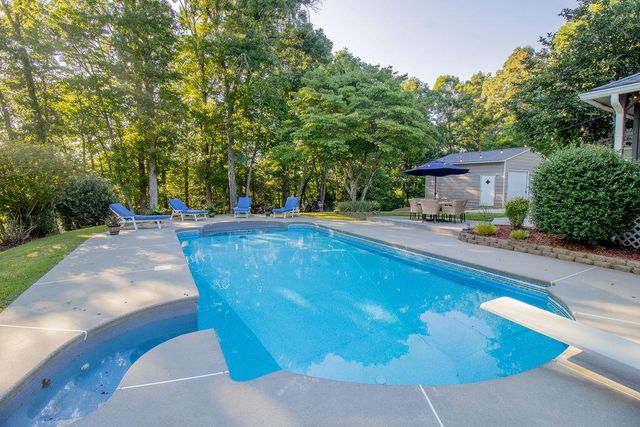 141 Chambers Mtn, Mineral Bluff, GA 30559