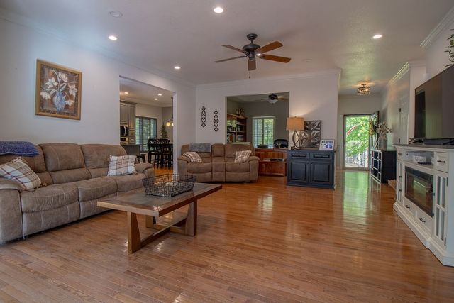 141 Chambers Mtn, Mineral Bluff, GA 30559