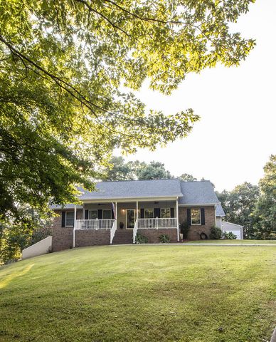 141 Chambers Mtn, Mineral Bluff, GA 30559