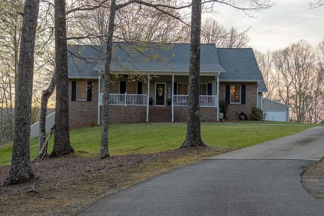 141 Chambers Mtn, Mineral Bluff, GA 30559