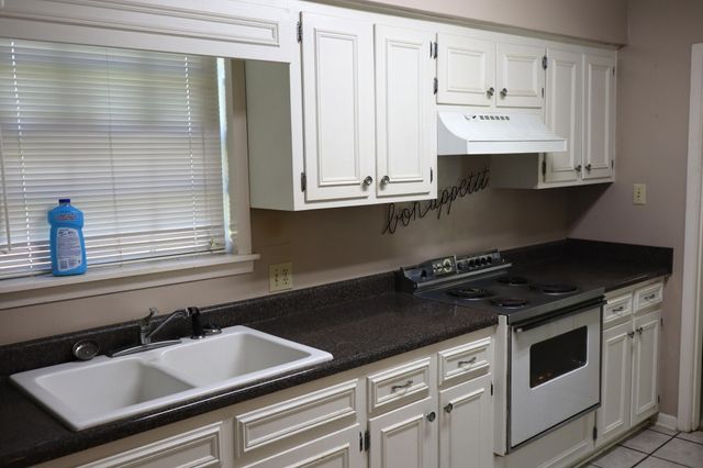 907 N 34th Ave., Hattiesburg, MS 39401