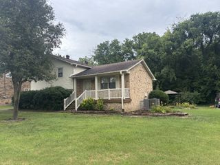 3929 Creekway Ct, Nashville, TN 37218