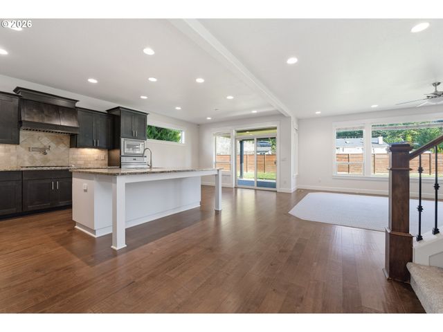 13540 Se GREENWOOD Ct, Clackamas, OR 97015