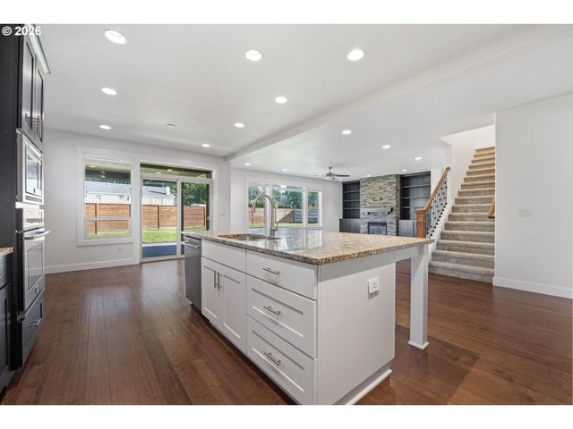 13540 Se GREENWOOD Ct, Clackamas, OR 97015