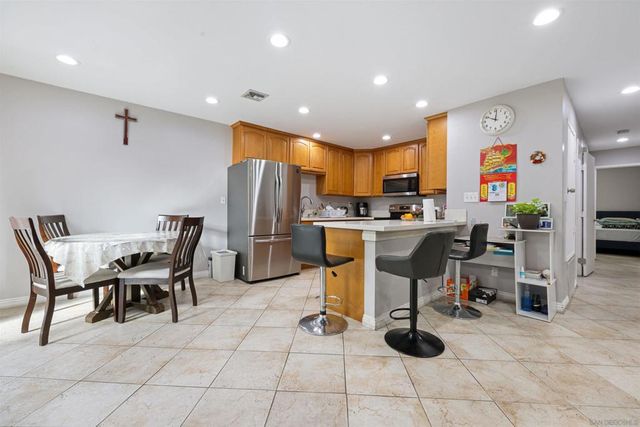 8035 Calle Fanita, Santee, CA 92071