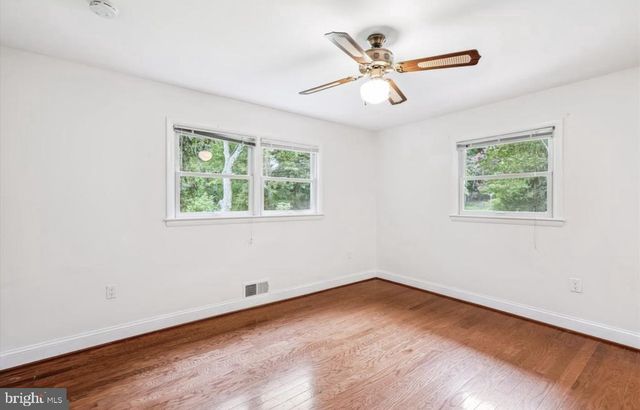 9321 SAINT ANDREWS PL, College Park, MD 20740